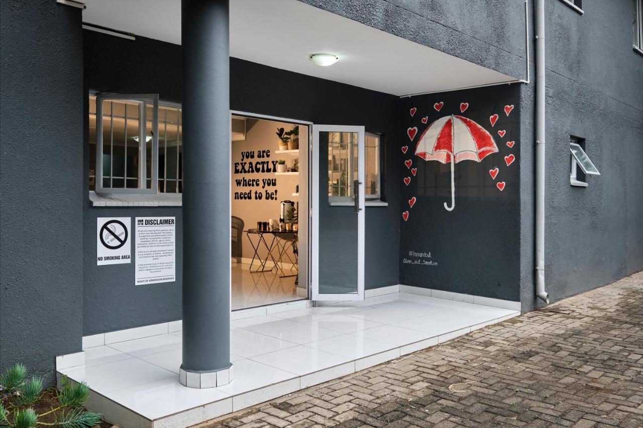 Inn & Out Sandton Johannesburgo Exterior foto